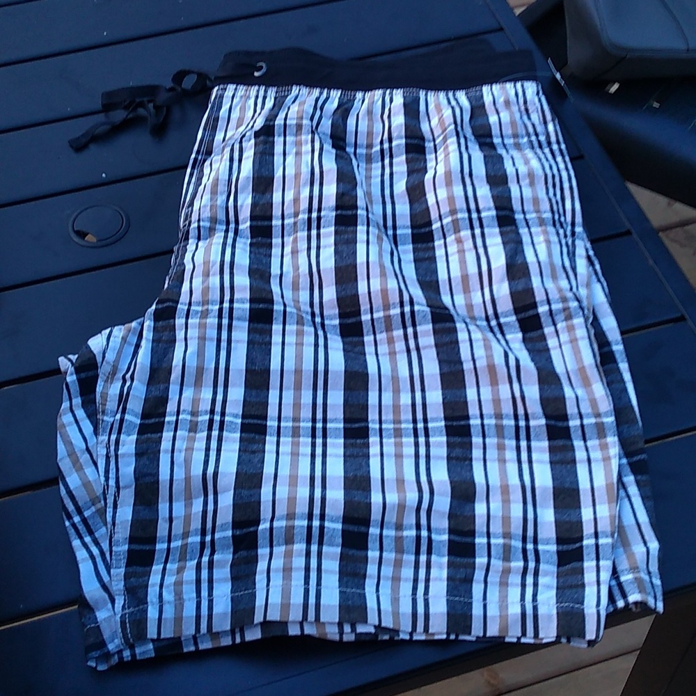 NWT Woman's Black & Tan Plaid Shorts, Elastic Waist & Tie, Sz 4X, Mounta… - Picture 2 of 8